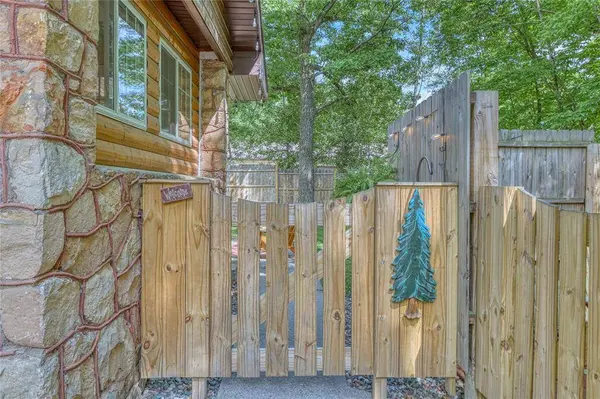 7709 Lake Avenue, Hayward, WI 54843