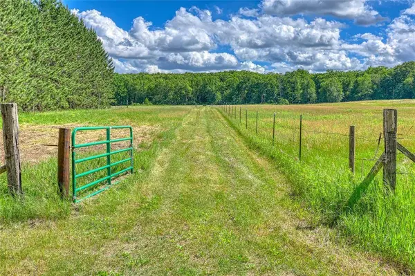 8009 W Fox Road, Spooner, WI 54801