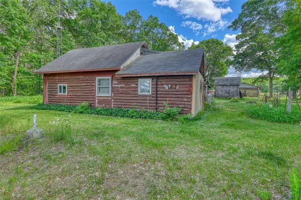 8009 W Fox Road, Spooner, WI 54801