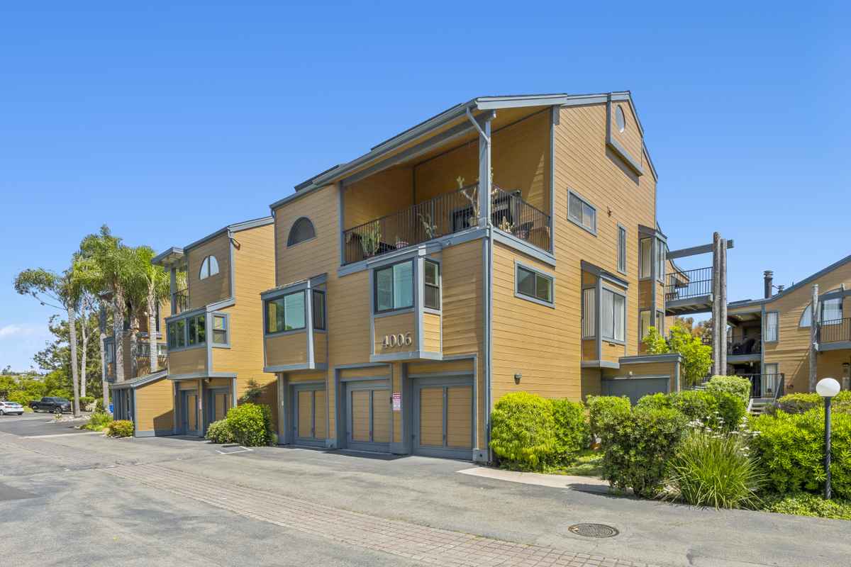 Carlsbad,,Coastal Living Retreat at 4006 Layang Layang Cir