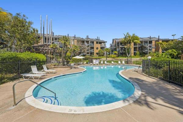 4006 Layang Layang CIR #E, Carlsbad, CA 92008