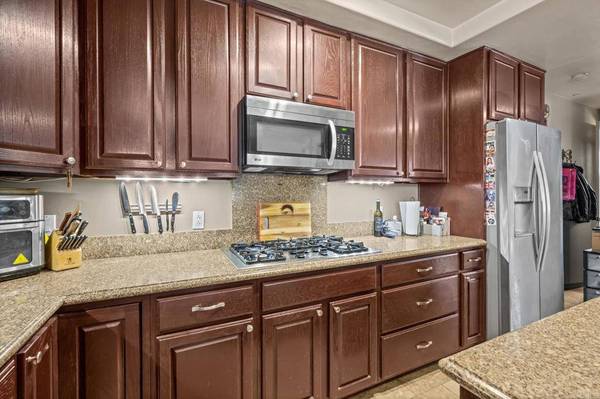 1175 York DR, Vista, CA 92084