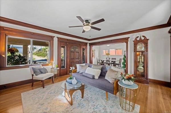 1239 La Presa AVE #104, Spring Valley, CA 91977