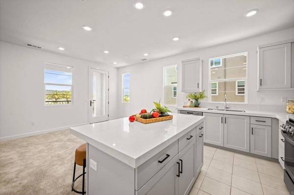 1229 Sunrise #104, San Marcos, CA 92078