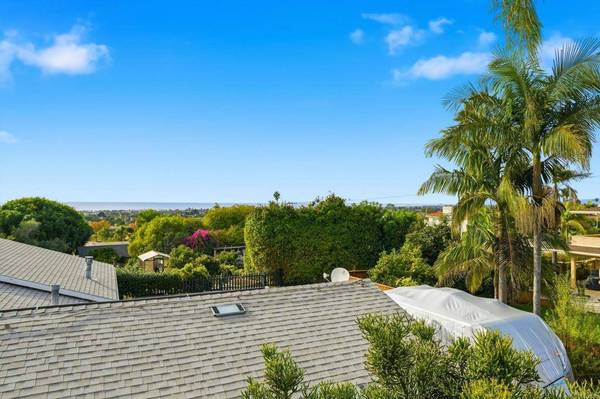 2205 Cameo RD, Carlsbad, CA 92008