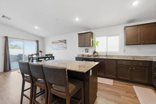 1262 Allegiance AVE, Hemet, CA 92543