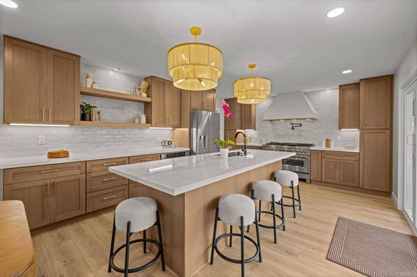3970 Scott DR, Carlsbad, CA 92008