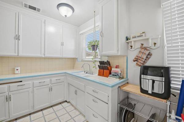 6974 Capistrano WAY, Riverside, CA 92504