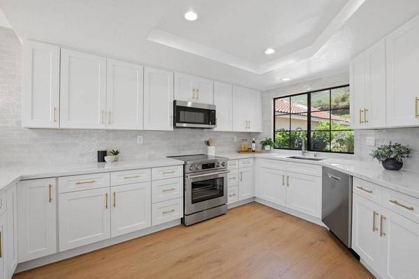 2262 Vista Valley LN, Vista, CA 92084
