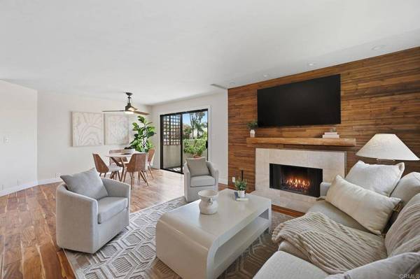 8463 Via Mallorca #13, La Jolla, CA 92037