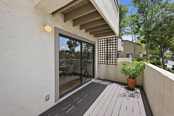 8463 Via Mallorca #13, La Jolla, CA 92037