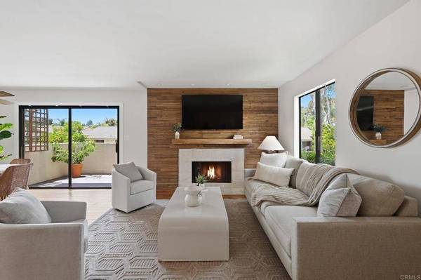 8463 Via Mallorca #13, La Jolla, CA 92037