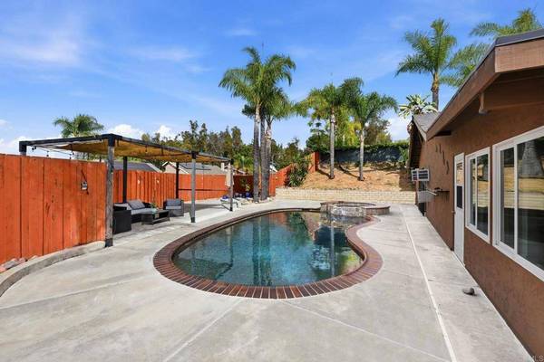 12661 Ridgeton DR, Lakeside, CA 92040