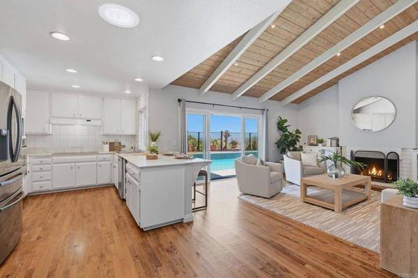 9343 Viento Fuerte Way, La Mesa, CA 91941