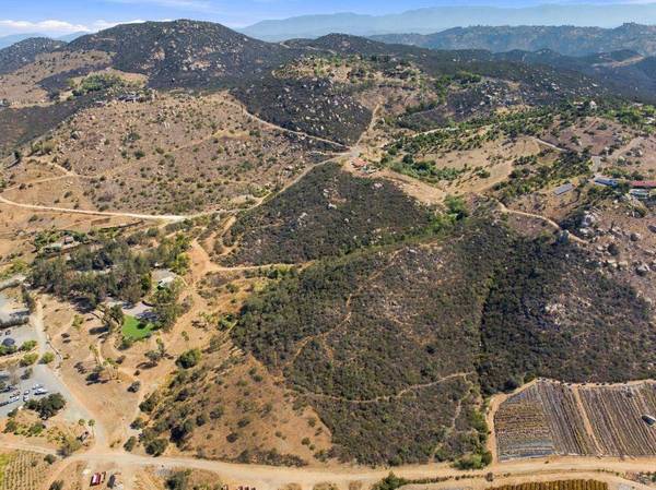 435 Camino Calafia, San Marcos, CA 92069