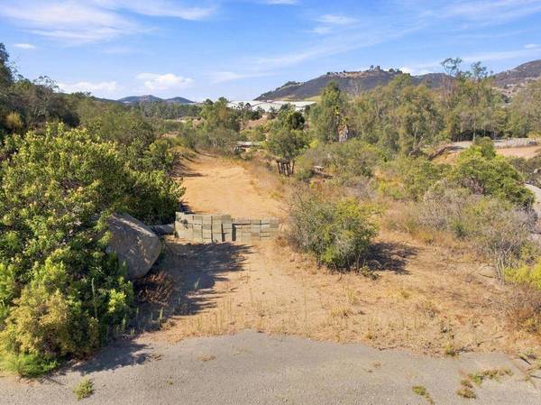 435 Camino Calafia, San Marcos, CA 92069