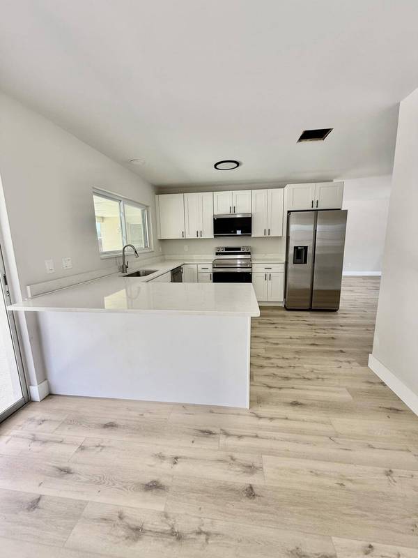 601 SW Ivanhoe DR, Port Saint Lucie, FL 34983