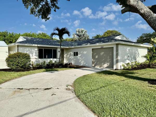 2143 SE 4th CT, Vero Beach, FL 32962