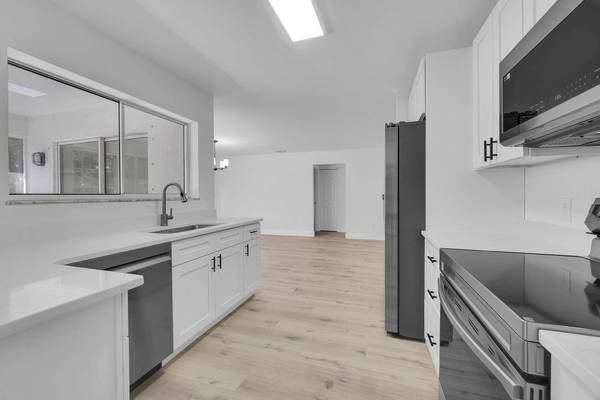 2432 SE Floresta DR, Port Saint Lucie, FL 34984