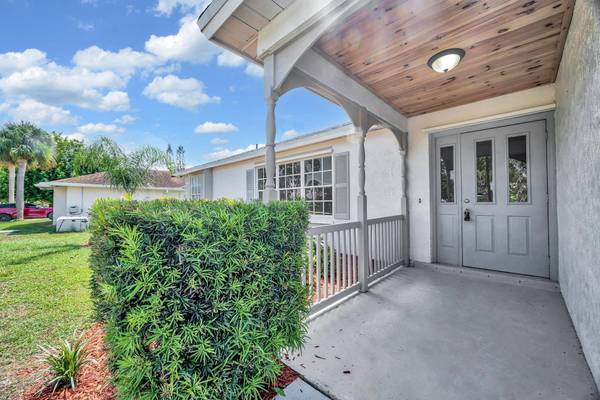 2432 SE Floresta DR, Port Saint Lucie, FL 34984