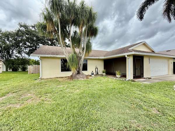 633 SW Gailbreath AVE, Port Saint Lucie, FL 34953