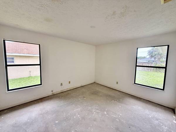 2141 SE Floresta DR, Port Saint Lucie, FL 34984