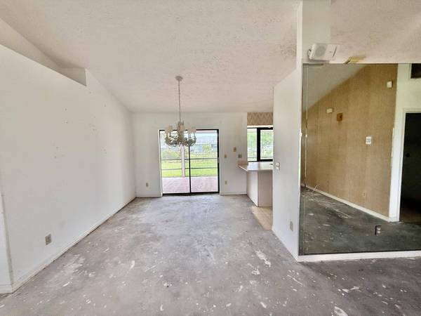 2141 SE Floresta DR, Port Saint Lucie, FL 34984