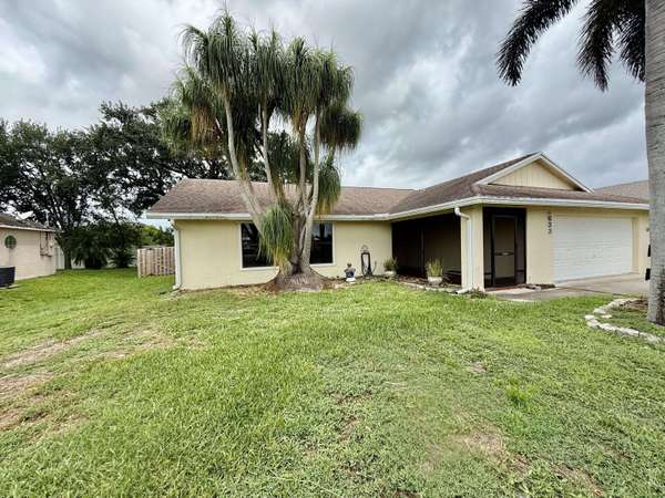 633 SW Gailbreath AVE, Port Saint Lucie, FL 34953