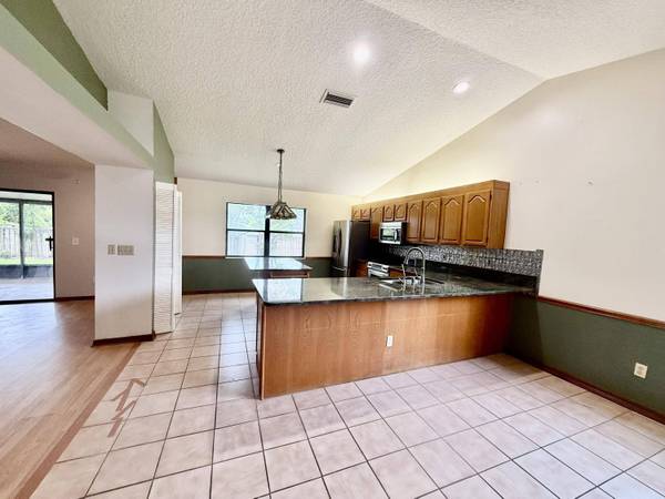 633 SW Gailbreath AVE, Port Saint Lucie, FL 34953