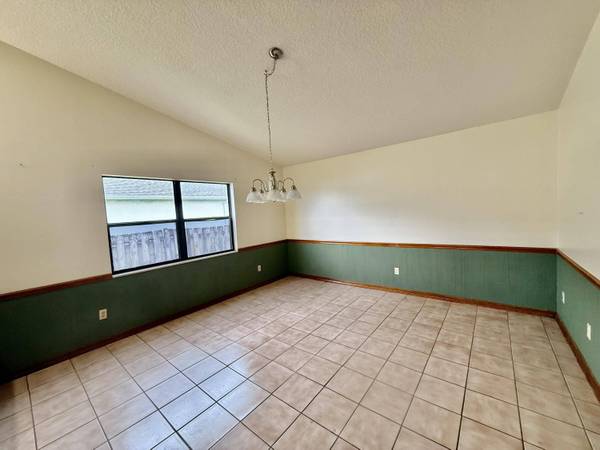 633 SW Gailbreath AVE, Port Saint Lucie, FL 34953