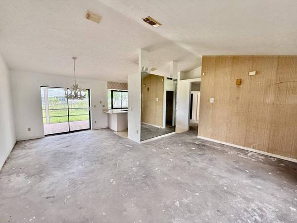 2141 SE Floresta DR, Port Saint Lucie, FL 34984