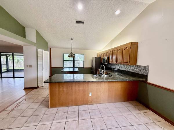 633 SW Gailbreath AVE, Port Saint Lucie, FL 34953