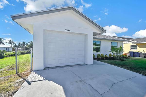 5584 SE Katharine AVE, Stuart, FL 34997