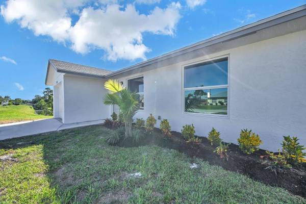 5584 SE Katharine AVE, Stuart, FL 34997