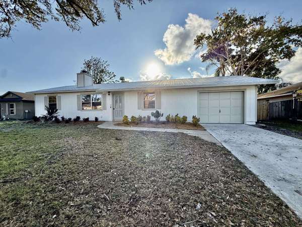 1722 SE Biddle LN, Port Saint Lucie, FL 34983