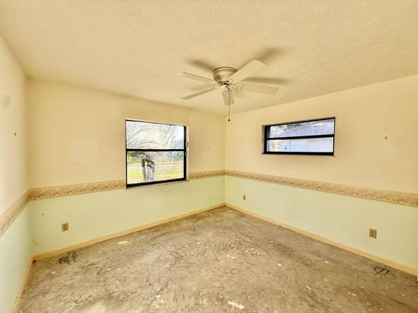 933 SE Streamlet AVE, Port Saint Lucie, FL 34983