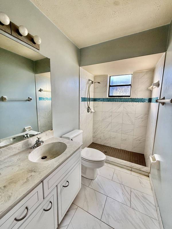 933 SE Streamlet AVE, Port Saint Lucie, FL 34983