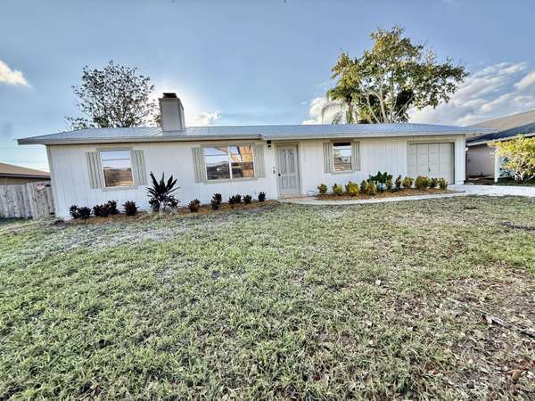 1722 SE Biddle LN, Port Saint Lucie, FL 34983