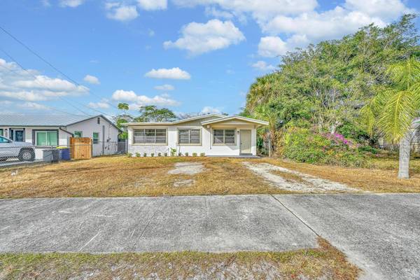 8487 SE Begonia WAY, Hobe Sound, FL 33455