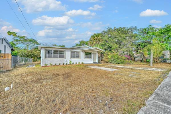 8487 SE Begonia WAY, Hobe Sound, FL 33455