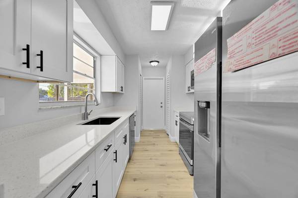 1722 SE Biddle LN, Port St Lucie, FL 34983