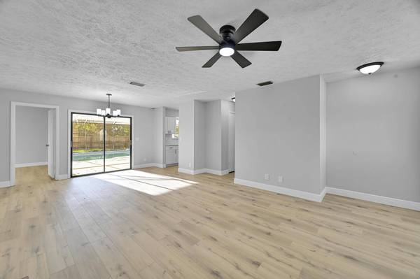 1722 SE Biddle LN, Port St Lucie, FL 34983