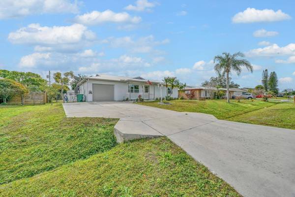 520 NW Azalea AVE, Port St Lucie, FL 34983