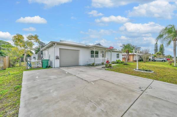 520 NW Azalea AVE, Port St Lucie, FL 34983