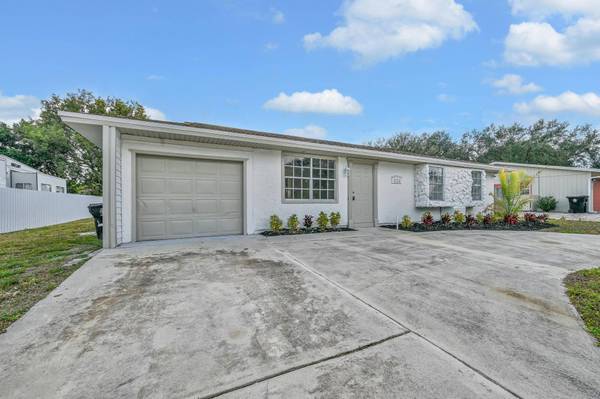 434 NE Electra AVE, Port St Lucie, FL 34983