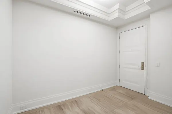 300 Randall ST #312, Oakville, ON L6J 0G2