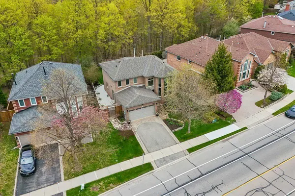 1257 MCCRANEY ST E, Oakville, ON L6H 3A3
