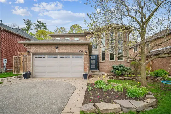 1257 MCCRANEY ST E, Oakville, ON L6H 3A3