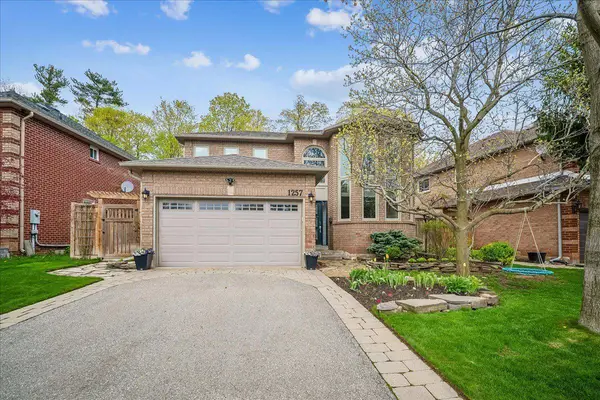 1257 MCCRANEY ST E, Oakville, ON L6H 3A3