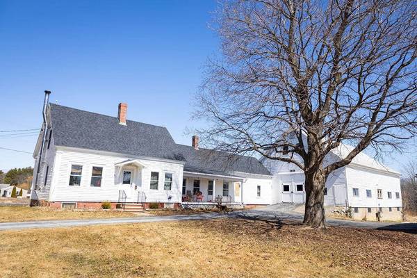 988 Hotel RD, Auburn, ME 04210